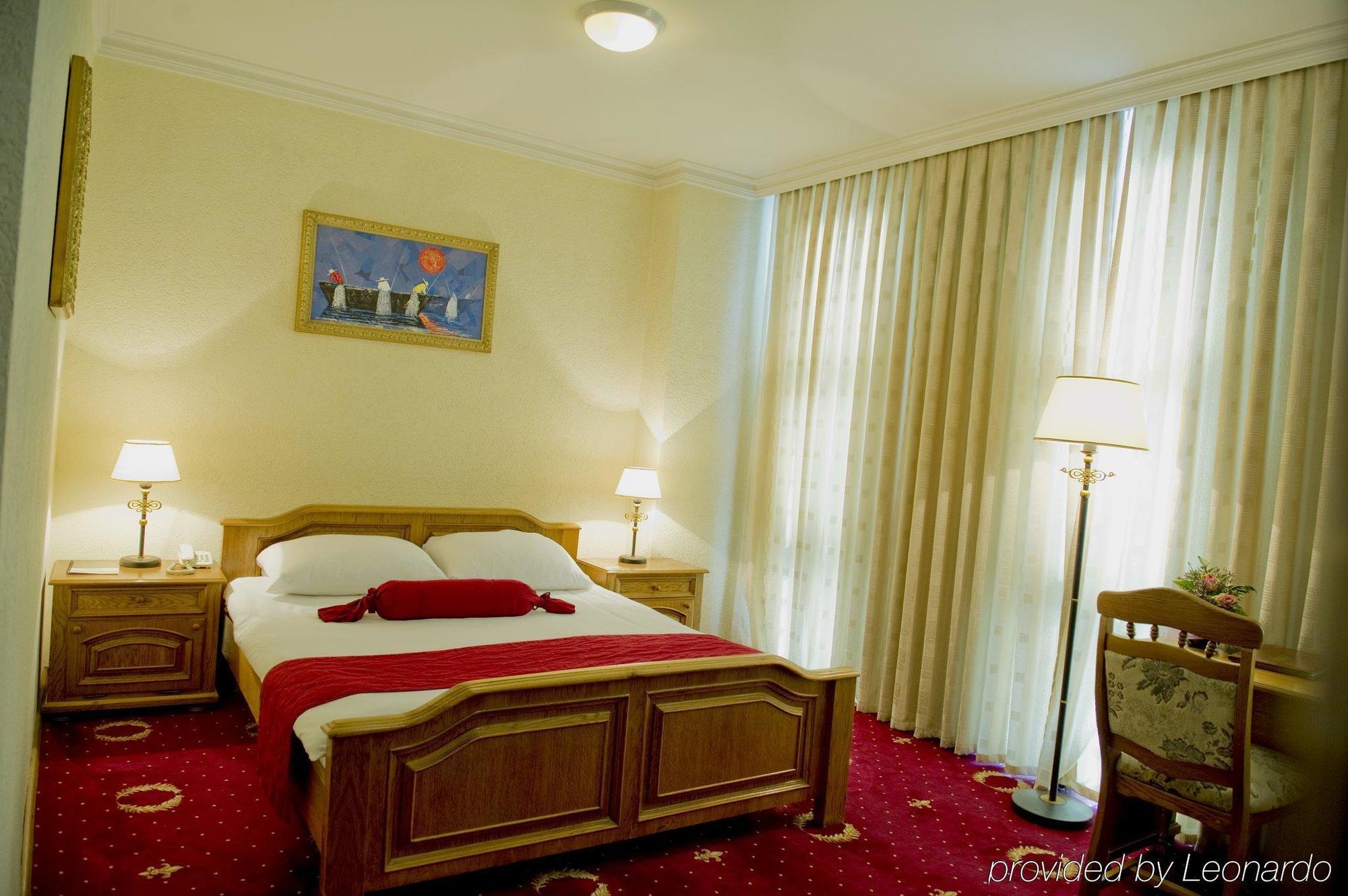 Hotel Victory 普里什蒂纳 外观 照片